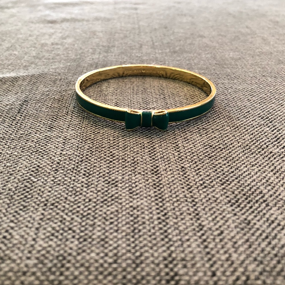 Late Spade dark green bow bangle